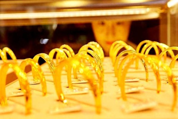 盛鹏配资 贷款17万炒黄金赚翻了！专家和律师却说：这事不简单