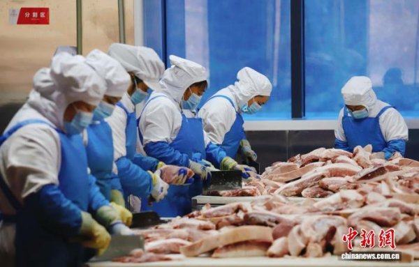 天平配资 （走进中国乡村）大巴山里腊味飘香  “中华老字号”备货出海